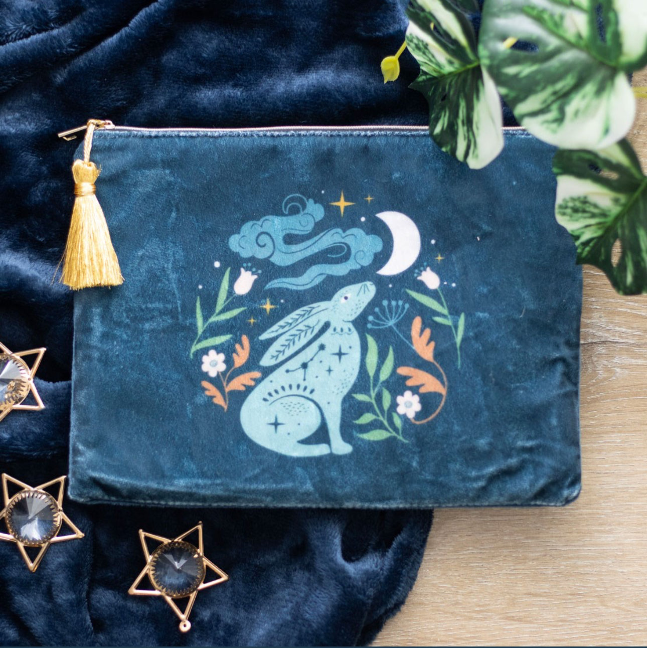 MIDNIGHT HARE VELVET MAKEUP BAG