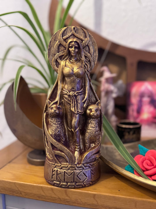 FREYA GODDESS STATUE